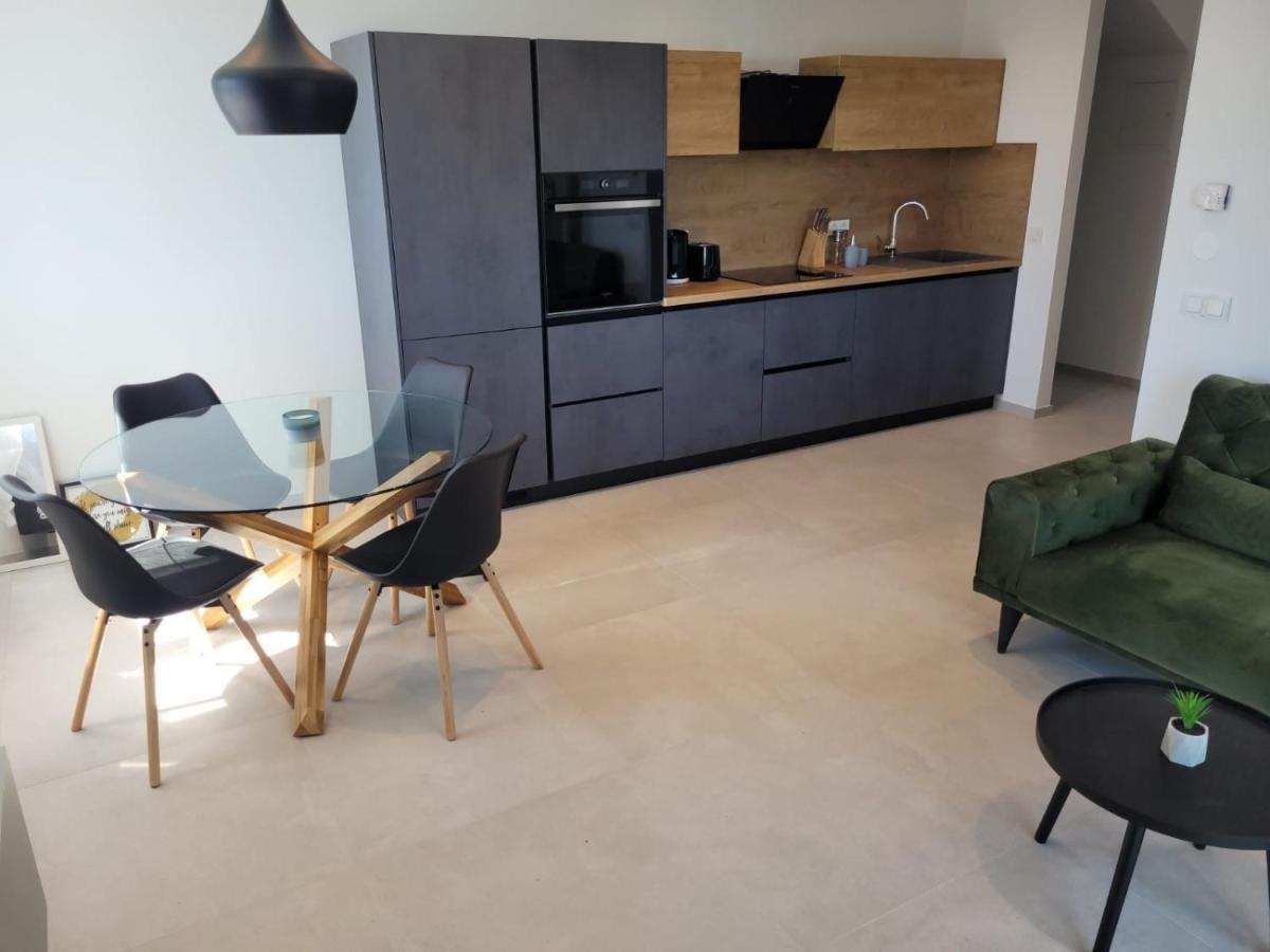 Apartamento Haus Dalmatia With Heated Pool Bibinje Exterior foto
