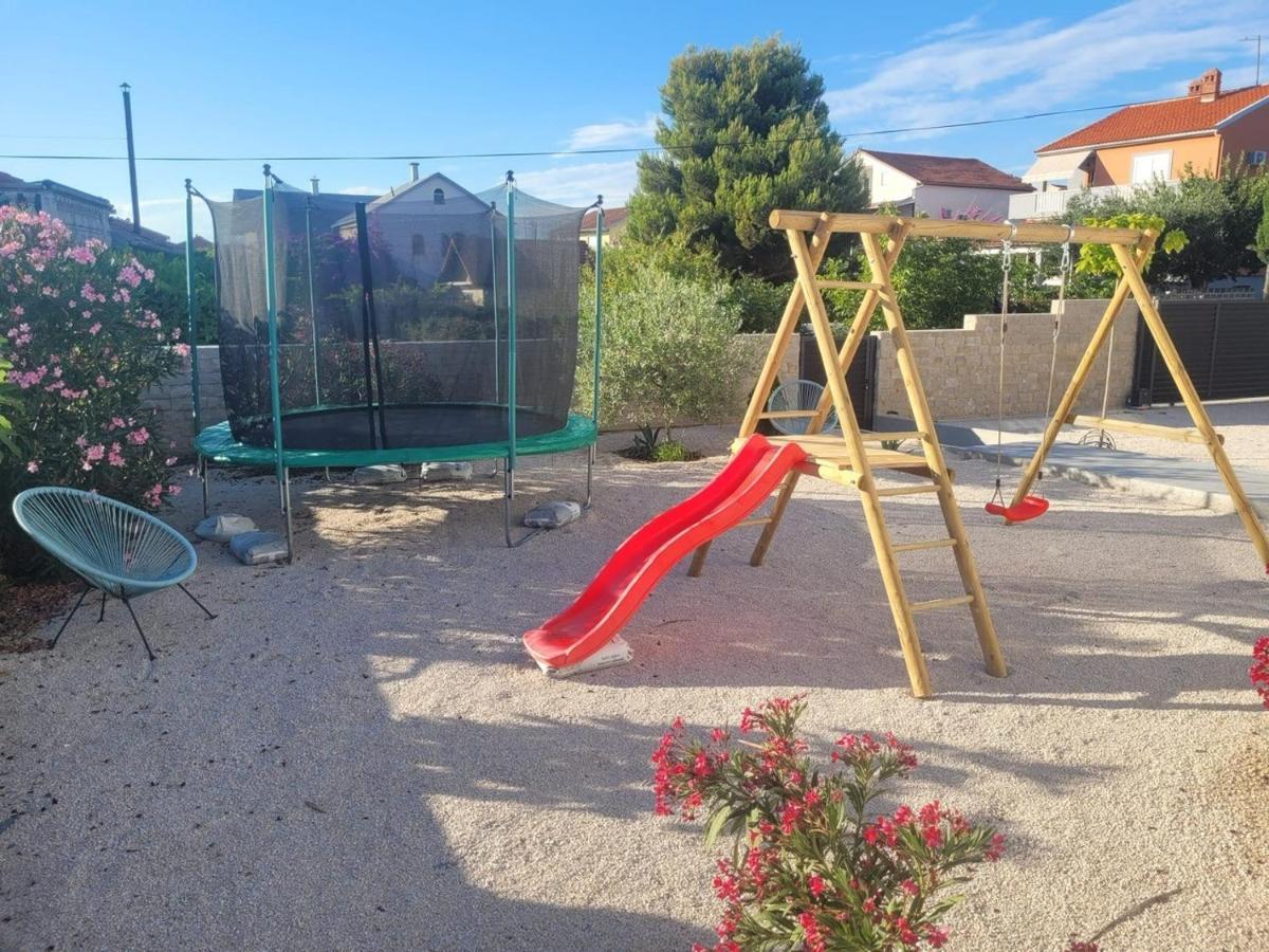 Apartamento Haus Dalmatia With Heated Pool Bibinje Exterior foto