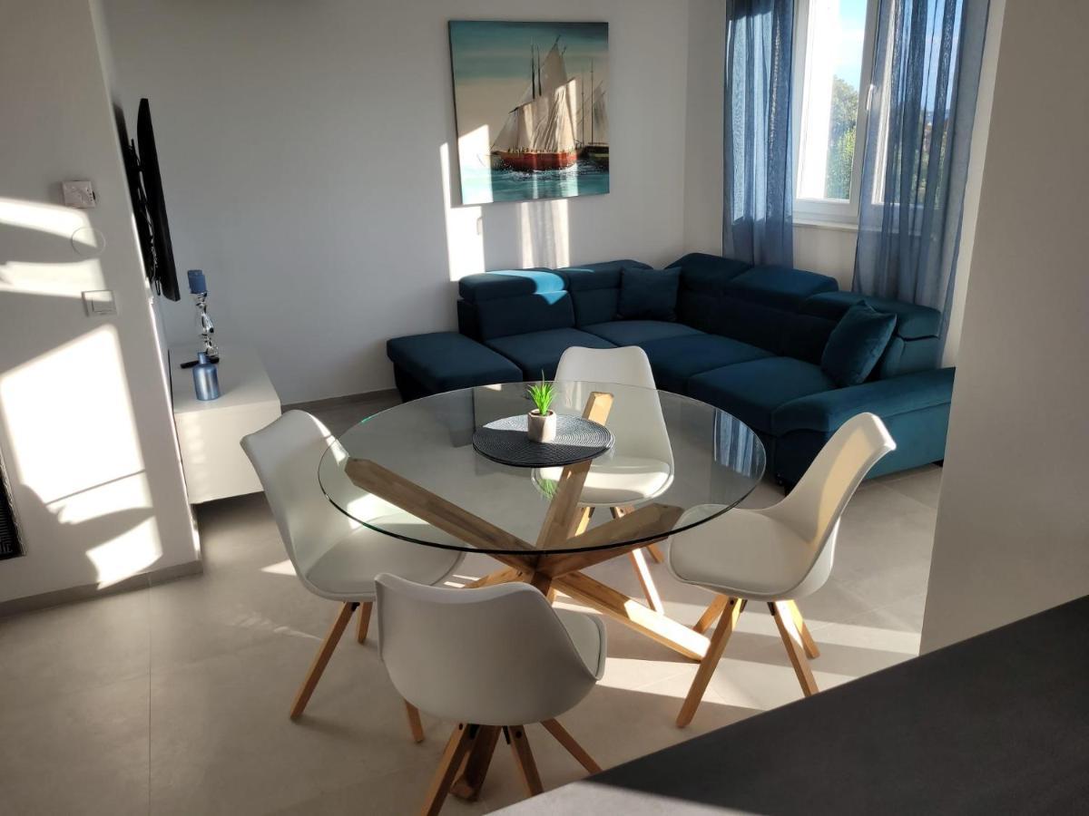 Apartamento Haus Dalmatia With Heated Pool Bibinje Exterior foto
