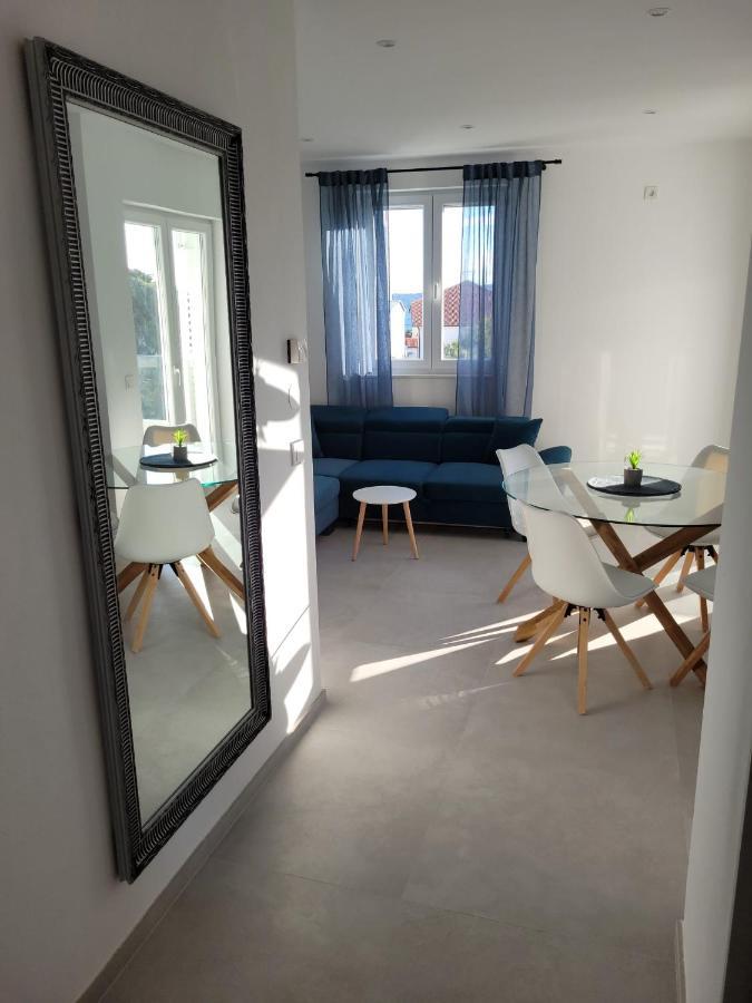 Apartamento Haus Dalmatia With Heated Pool Bibinje Exterior foto