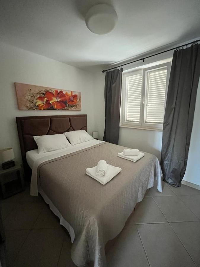 Apartamento Haus Dalmatia With Heated Pool Bibinje Exterior foto