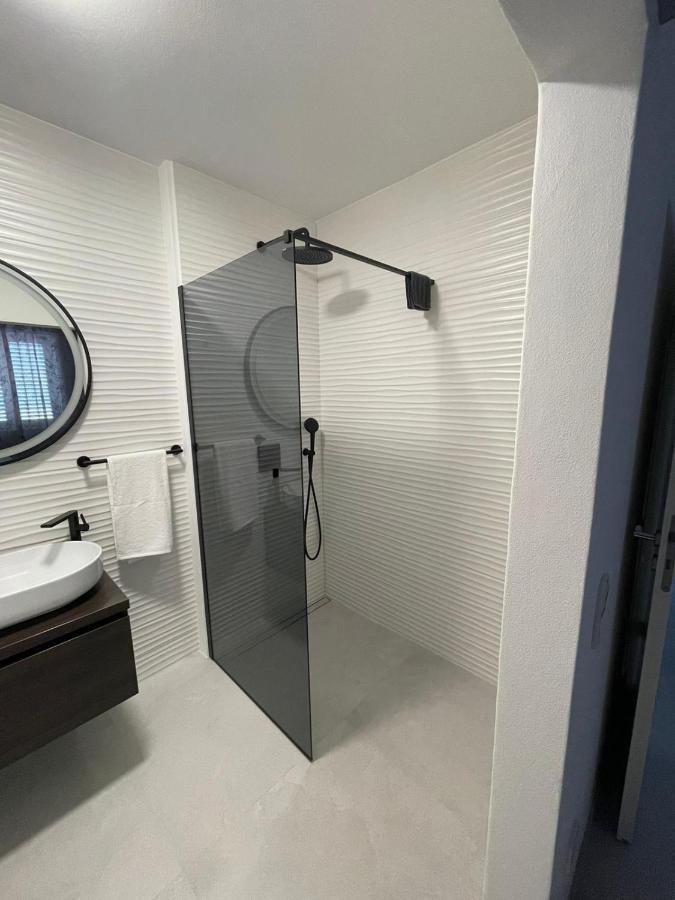Apartamento Haus Dalmatia With Heated Pool Bibinje Exterior foto