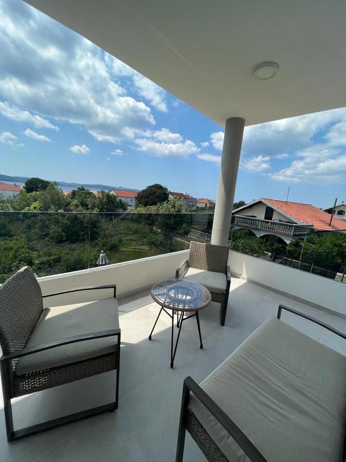 Apartamento Haus Dalmatia With Heated Pool Bibinje Exterior foto