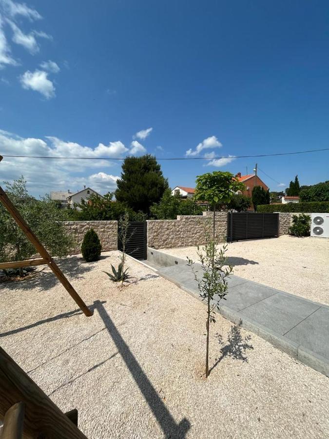 Apartamento Haus Dalmatia With Heated Pool Bibinje Exterior foto