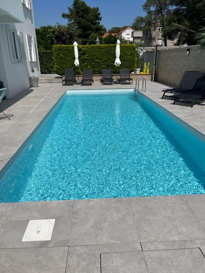 Apartamento Haus Dalmatia With Heated Pool Bibinje Exterior foto